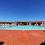 Oasi Con Piscina E Giardino - *