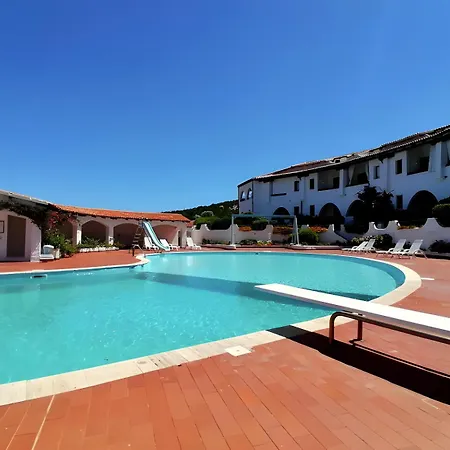 Oasi Con Piscina E Giardino - *