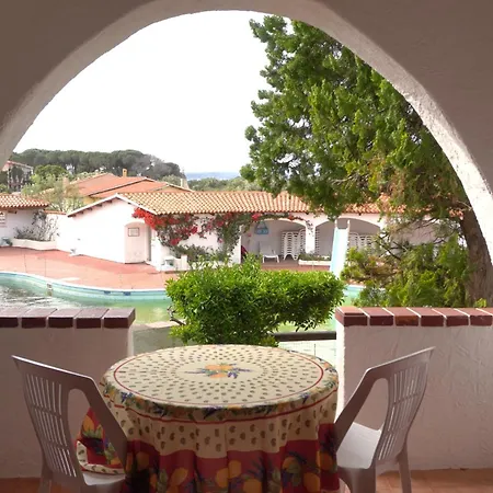 Oasi Con Piscina E Giardino - באיה סרדיניה